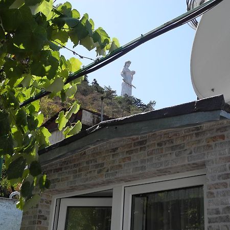 Cherdachok Tbilisi Exteriör bild