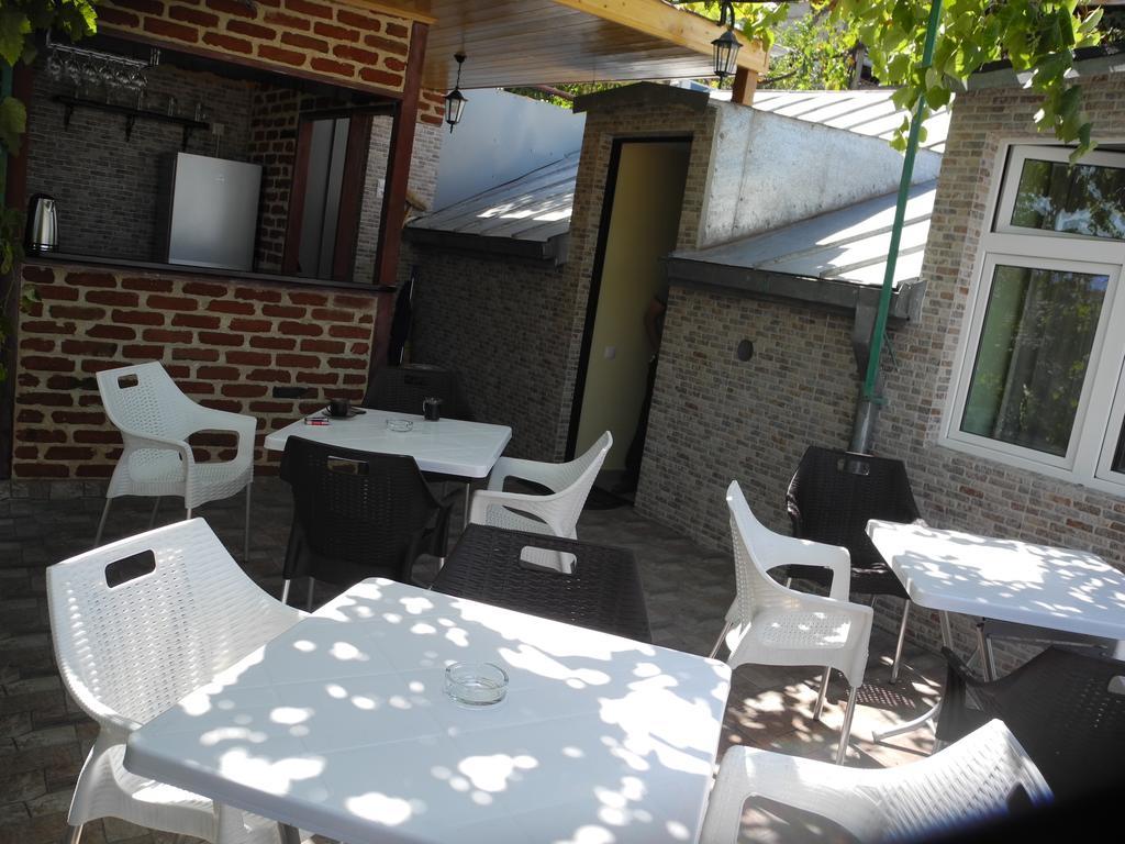 Cherdachok Tbilisi Exteriör bild